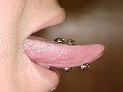 Dildeki piercing beyine bile zararl! 